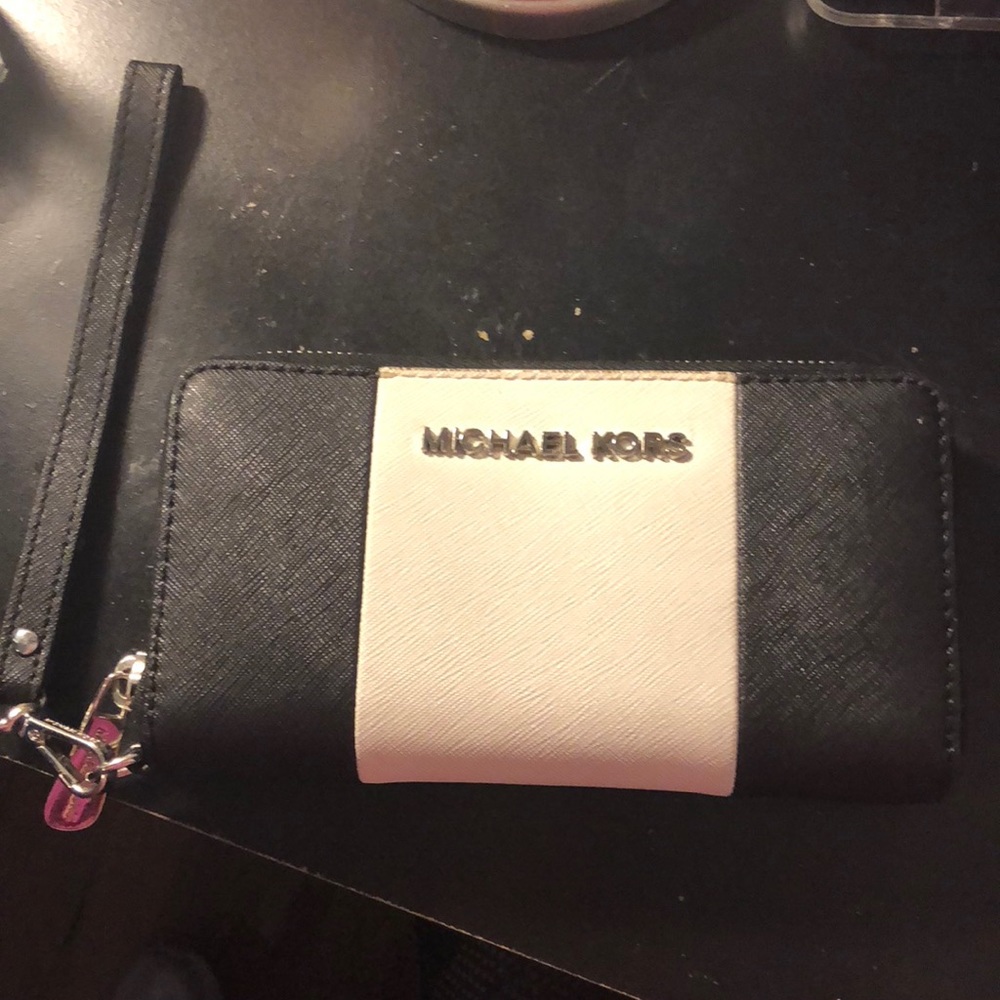 Michael kors wallet
